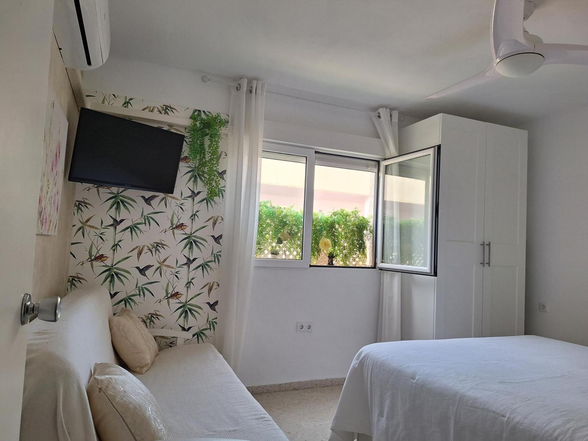 Apartamento Rosalia Playa San Cristobal Wifi Netflix Almuñécar Exterior foto